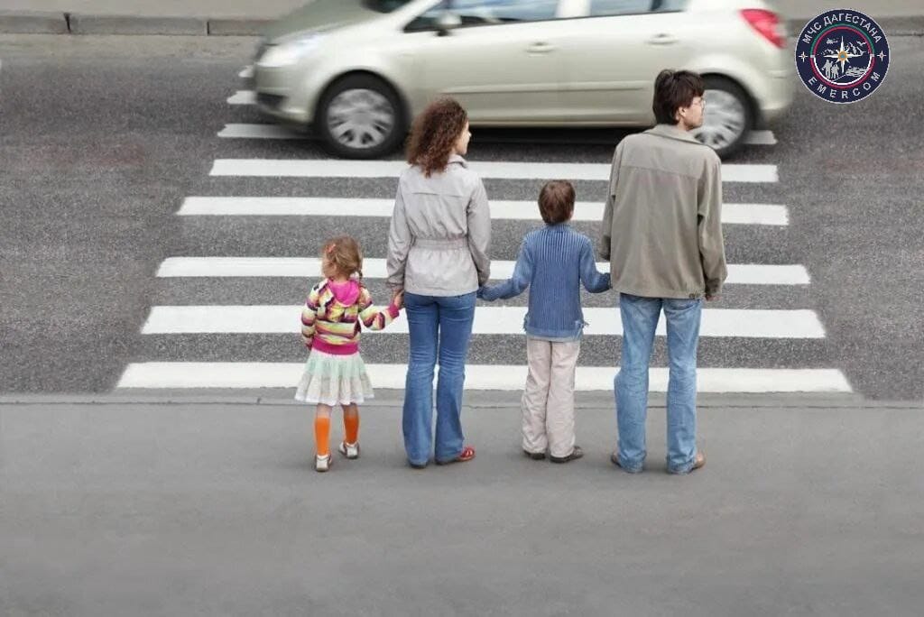 МЧС Дагестана напоминает - правила поведения для детей на дороге